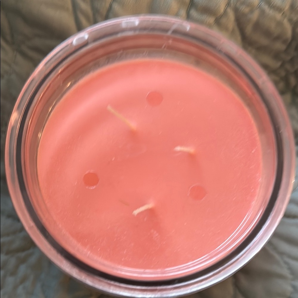 Grapefruit Vanilla Scented Three Wicks Candle